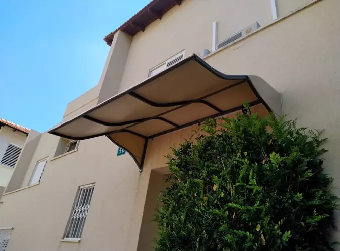 התקנת סוכך במרפסת פרטית 4